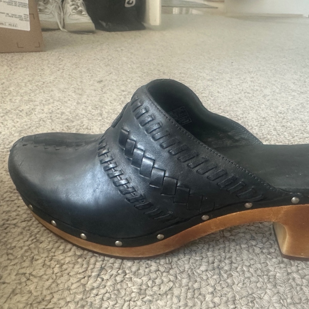 UGG Women's Clogs